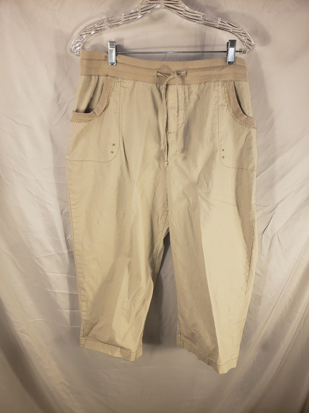 Route 66 Women's Tan Drawstring Capris - 13/14